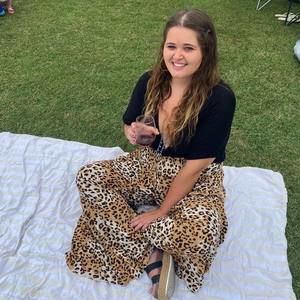 Meet your Posher, Casey